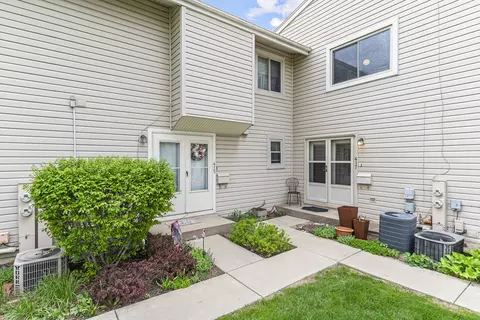 417 Verde Dr, Schaumburg, IL 60173