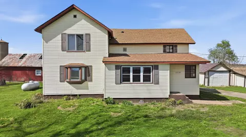 12228 Black Rd, Morrison, IL 61270