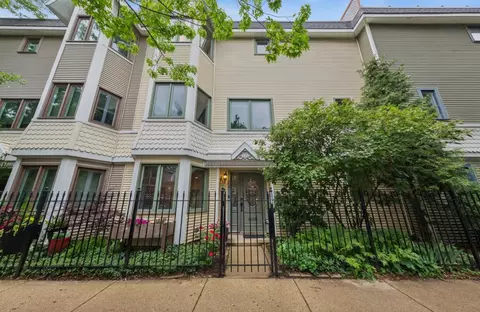 3312 N Racine Ave, Chicago, IL 60657