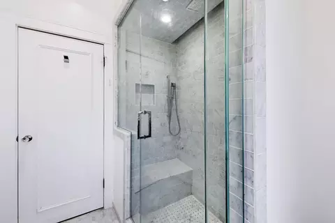 Bath - 825 E Drexel Sq #2, Chicago, IL 60615 photo 2 of 5