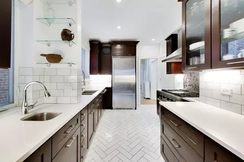 Kitchen - 825 E Drexel Sq #2, Chicago, IL 60615 photo 1 of 3