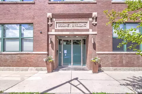 2250 W Ohio St #209, Chicago, IL 60612