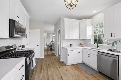 Kitchen - 13729 S Redbud Dr, Plainfield, IL 60544 photo 2 of 2