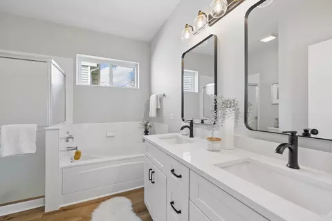 Bath - 13729 S Redbud Dr, Plainfield, IL 60544 photo 1 of 3