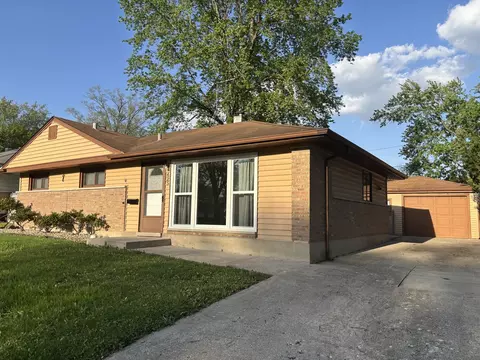425 Neosho St, Park Forest, IL 60466
