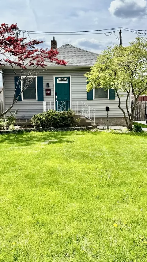 9526 S Claremont Ave, Chicago, IL 60643