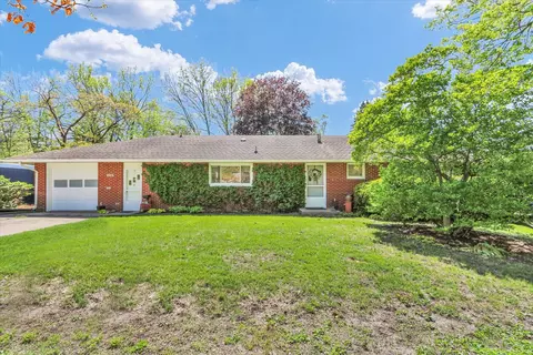 203 E Mumford Dr, Urbana, IL 61801