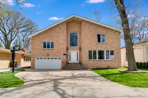 9021 Keeler Ave, Skokie, IL 60076