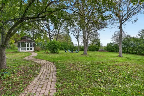Exterior - 28364 N Lakeview Cir, Mchenry, IL 60051 photo 4 of 7