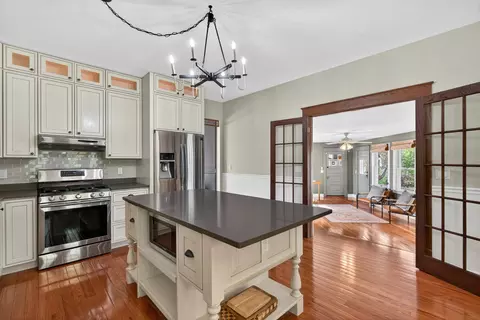Kitchen - 28364 N Lakeview Cir, Mchenry, IL 60051 photo 3 of 4