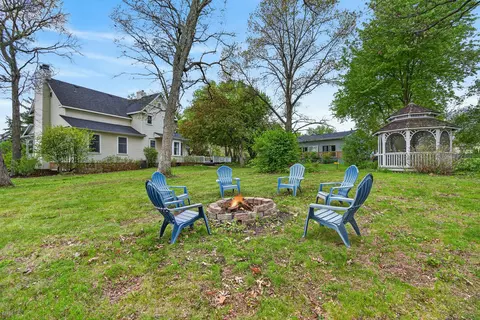 Exterior - 28364 N Lakeview Cir, Mchenry, IL 60051 photo 5 of 7