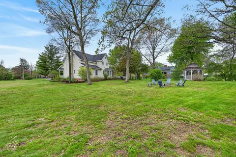 Exterior - 28364 N Lakeview Cir, Mchenry, IL 60051 photo 6 of 7