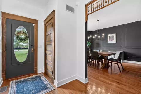 Entry Way - 28364 N Lakeview Cir, Mchenry, IL 60051 photo 1 of 1