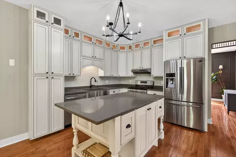 Kitchen - 28364 N Lakeview Cir, Mchenry, IL 60051 photo 2 of 4