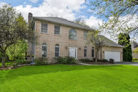 635 Samantha Cir, Geneva, IL 60134