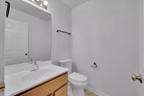 Bath - 1137 Longford Rd, Bartlett, IL 60103 photo 1 of 3