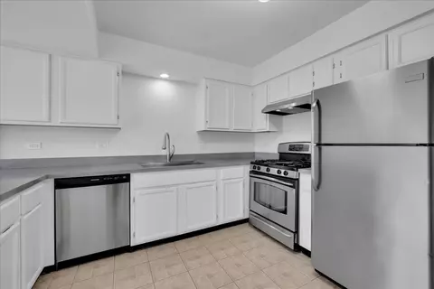 Kitchen - 1137 Longford Rd, Bartlett, IL 60103 photo 3 of 3