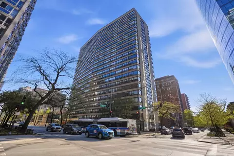 2930 N Sheridan Rd #306, Chicago, IL 60657