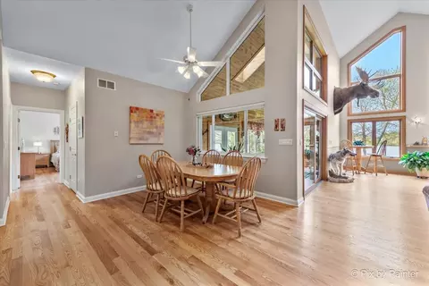 Entry Way - 4 Mohawk Dr, South Barrington, IL 60010 photo 3 of 4