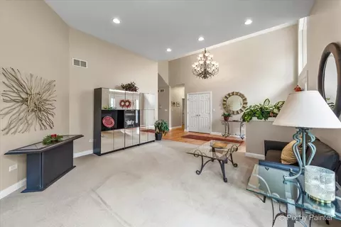 Living - 4 Mohawk Dr, South Barrington, IL 60010 photo 2 of 3