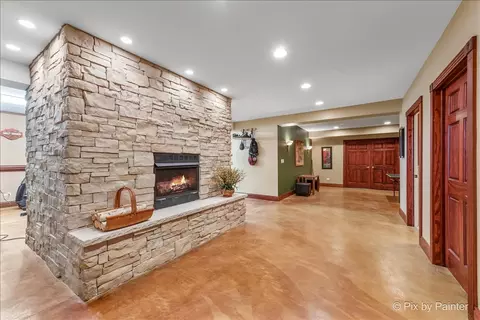 Entry Way - 4 Mohawk Dr, South Barrington, IL 60010 photo 4 of 4
