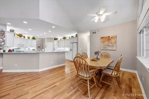 Dining - 4 Mohawk Dr, South Barrington, IL 60010 photo 4 of 7