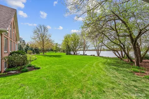 Exterior - 4 Mohawk Dr, South Barrington, IL 60010 photo 7 of 11