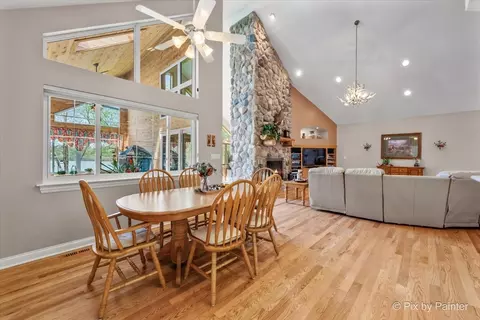Dining - 4 Mohawk Dr, South Barrington, IL 60010 photo 3 of 7