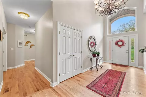 Entry Way - 4 Mohawk Dr, South Barrington, IL 60010 photo 1 of 4