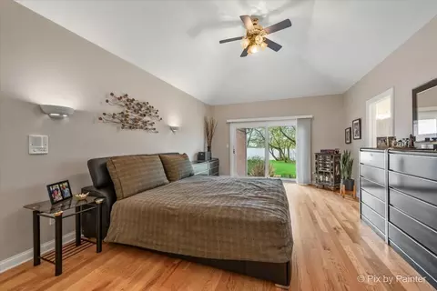 Bedroom - 4 Mohawk Dr, South Barrington, IL 60010 photo 1 of 7