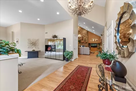 Entry Way - 4 Mohawk Dr, South Barrington, IL 60010 photo 2 of 4