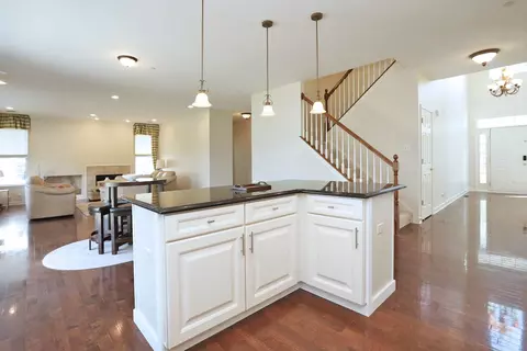 2140 Edgartown Ln, Hoffman Estates, IL 60192 photo 12