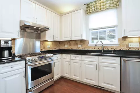 2140 Edgartown Ln, Hoffman Estates, IL 60192 photo 9