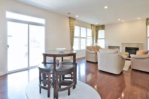 2140 Edgartown Ln, Hoffman Estates, IL 60192 photo 13