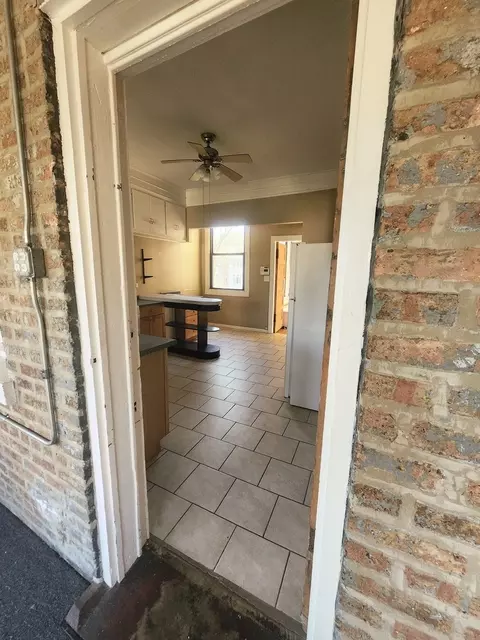 Kitchen - 419 E 46th St, Chicago, IL 60653 photo 2 of 4