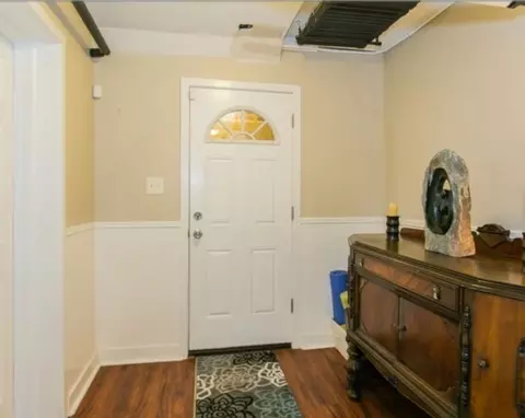 Entry Way - 419 E 46th St, Chicago, IL 60653 photo 1 of 1