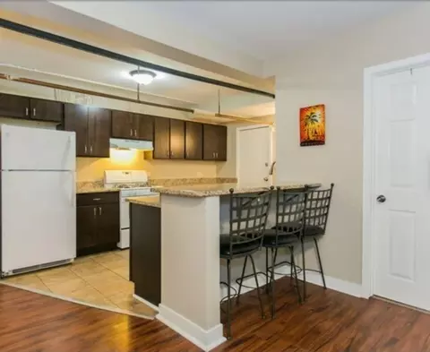 Kitchen - 419 E 46th St, Chicago, IL 60653 photo 4 of 4