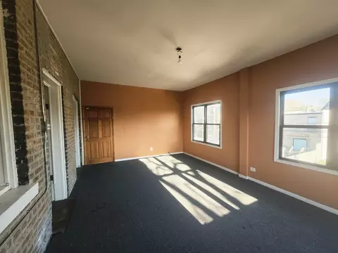Living - 419 E 46th St, Chicago, IL 60653 photo 4 of 7