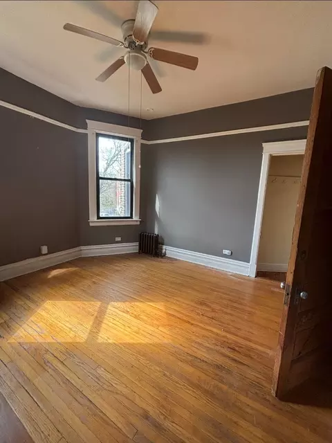 Bedroom - 419 E 46th St, Chicago, IL 60653 photo 2 of 3