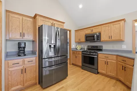 Kitchen - 25006 Sandra Ln, Plainfield, IL 60544 photo 3 of 5