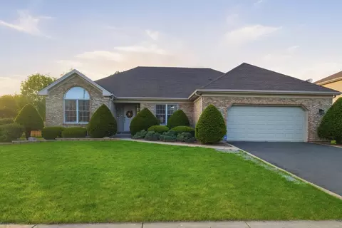 Exterior - 25006 Sandra Ln, Plainfield, IL 60544 photo 2 of 11