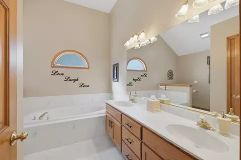 Bath - 25006 Sandra Ln, Plainfield, IL 60544 photo 1 of 3