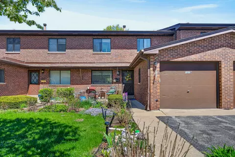 1219 Hunters Ln #1219, Lake Zurich, IL 60047
