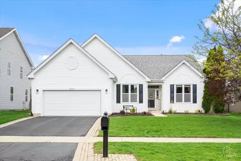 875 Red Clover Dr, Aurora, IL 60504