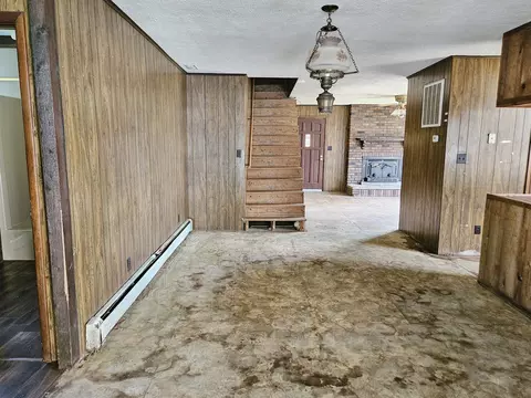 Living - 120 E Wayne St, Geff, IL 62842 photo 3 of 3