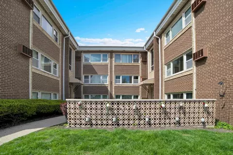 2257 Des Plaines Ave #1NE, North Riverside, IL 60546