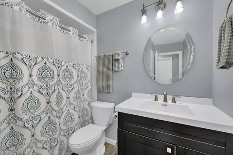 Bath - 701 Hill St, Mazon, IL 60444 photo 2 of 2