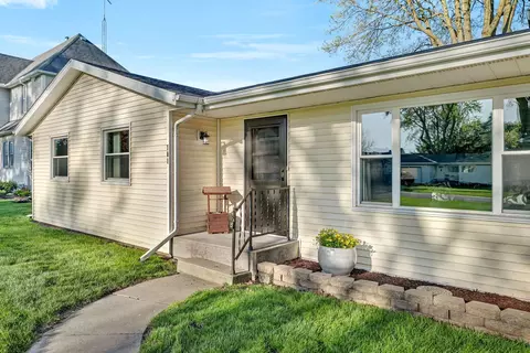 Exterior - 701 Hill St, Mazon, IL 60444 photo 2 of 6