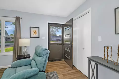 Entry Way - 701 Hill St, Mazon, IL 60444 photo 1 of 1