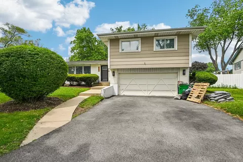 902 Arthur Dr, Lombard, IL 60148
